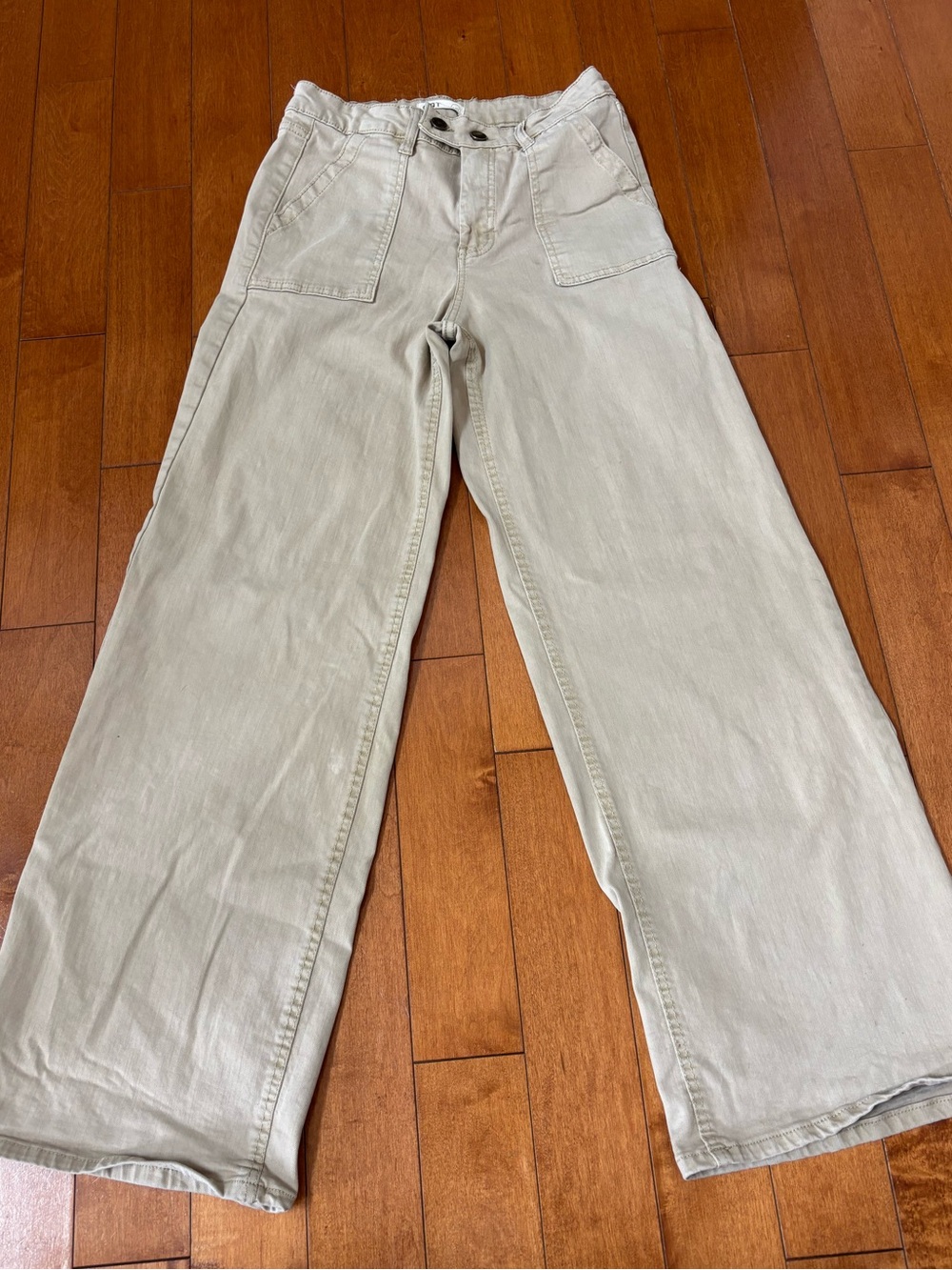 Oat New York Women’s Size 4 Wide Leg Beige Jeans Pants Patch Pockets Button